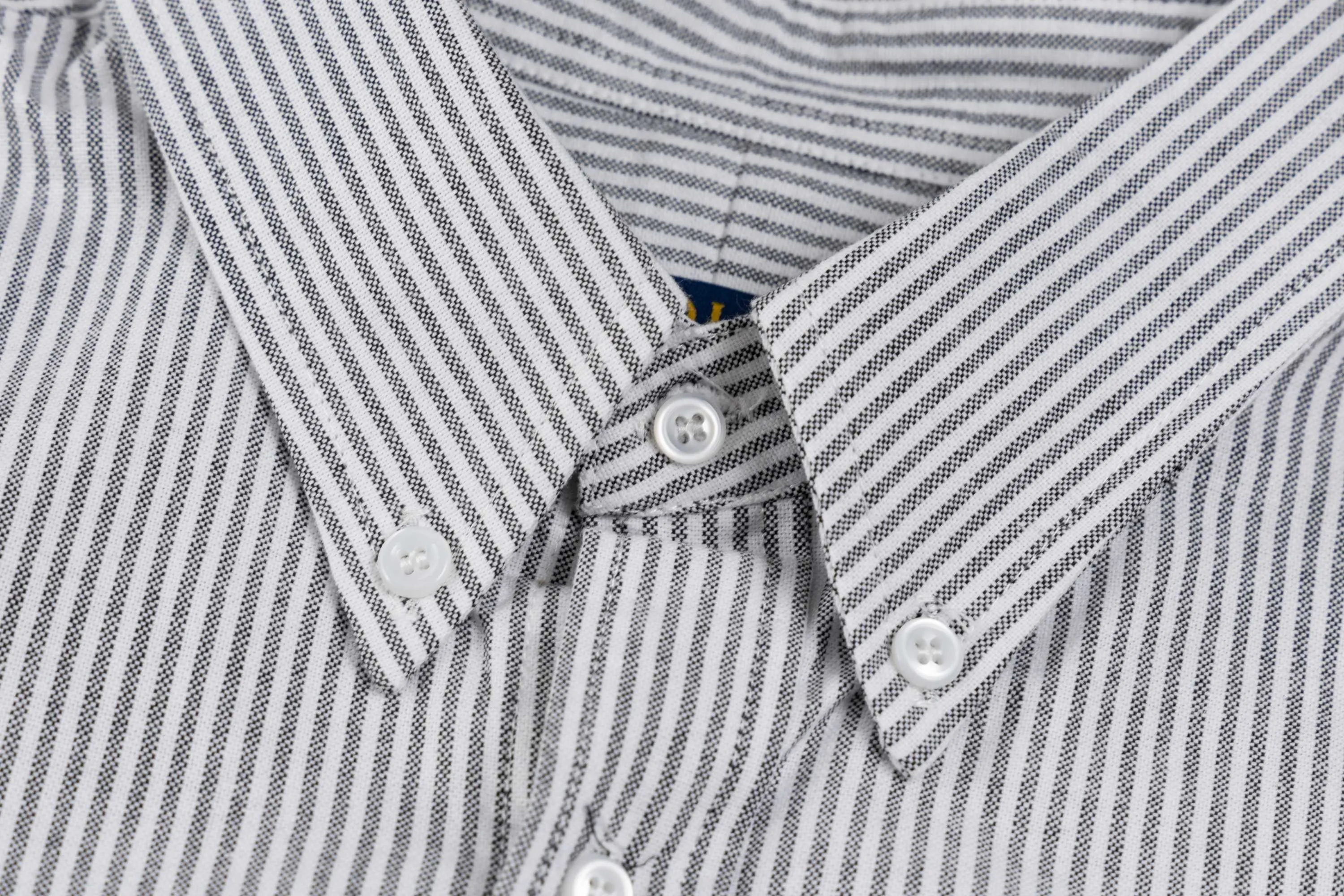P230 model number SL300 Ralph Laure small label color block embroidered shirt. Same style for men and women. Official website details are the same. Full set of packaging. Complete with three labels. Moisture-proof paper. Different market currency. Feel free to compare. The fabric is customized and dyed with ultra-high washed tie-dye process. Complex workmanship. Non-original pure cotton Oxford fabric material. Garment washed. Skin-friendly and comfortable. Classic and versatile. Suitable for business and leisure. Collar buttons. Different currencies. All fabric accessories are original. Precise and high-quality jacquard craftsmanship makes the fabrics integrated into one body. The upper body is soft and comfortable, extremely delicate, and the hand feels solid, smooth and soft. The fabric has the characteristics of being wrinkle-free and has an invincible hand feel. Perfect details. Size: S-XL